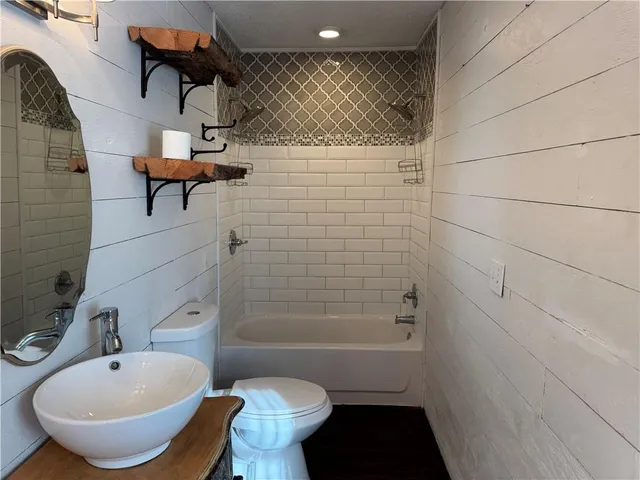 $515,000 | 5120 Southwest 10th Street, Columbus, KS 66725