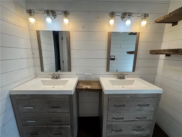 $505,000 | 5120 Southwest 10th Street, Columbus, KS 66725