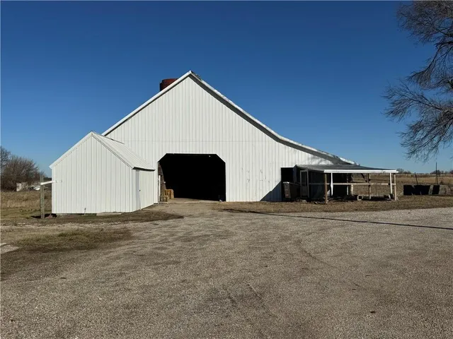 $515,000 | 5120 Southwest 10th Street, Columbus, KS 66725