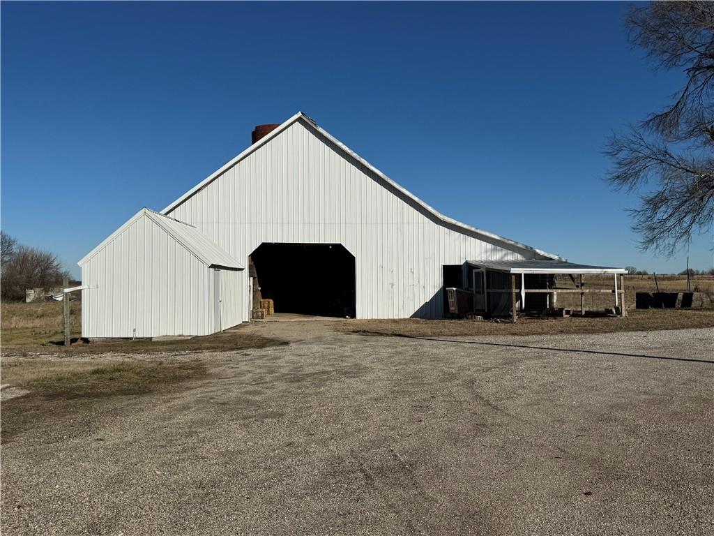 5120 Southwest 10th Street Columbus, KS 66725 - Photo 46 of 69