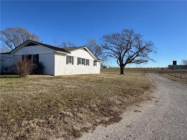 $499,000 | 5120 Southwest 10th Street, Columbus, KS 66725