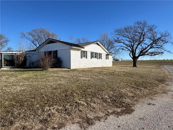 $499,000 | 5120 Southwest 10th Street, Columbus, KS 66725