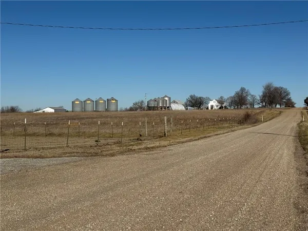 $505,000 | 5120 Southwest 10th Street, Columbus, KS 66725