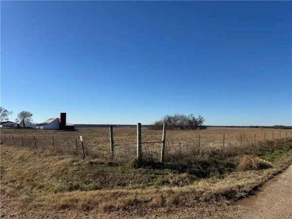 $499,000 | 5120 Southwest 10th Street, Columbus, KS 66725