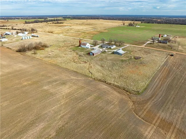 $515,000 | 5120 Southwest 10th Street, Columbus, KS 66725