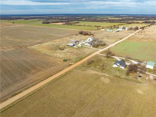 $499,000 | 5120 Southwest 10th Street, Columbus, KS 66725