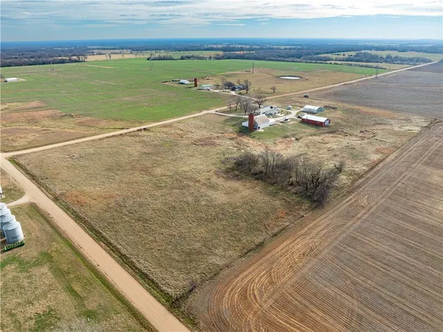 $515,000 | 5120 Southwest 10th Street, Columbus, KS 66725