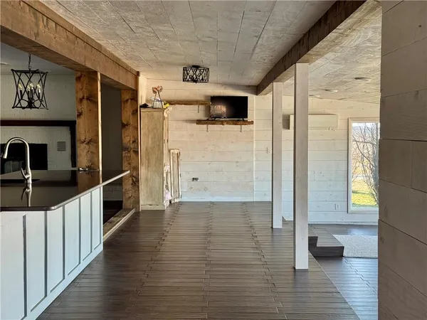 $505,000 | 5120 Southwest 10th Street, Columbus, KS 66725