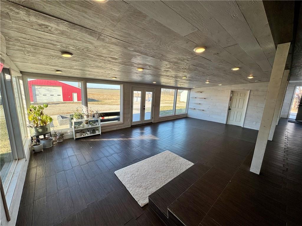 5120 Southwest 10th Street Columbus, KS 66725 - Photo 8 of 69