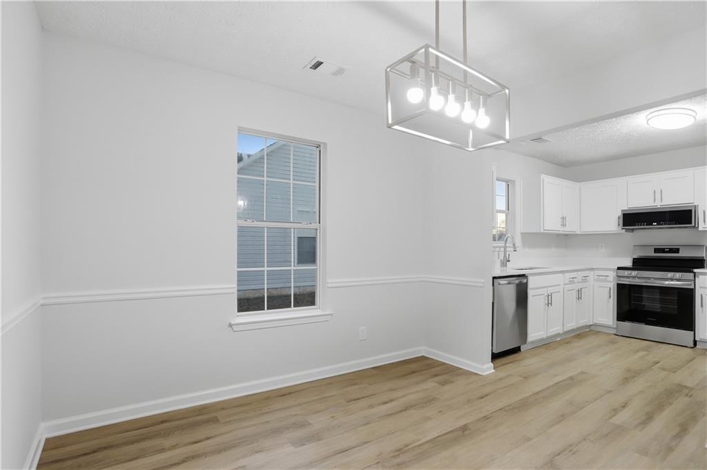 5798 Creekside Drive Rex, GA 30273 - Photo 6 of 16