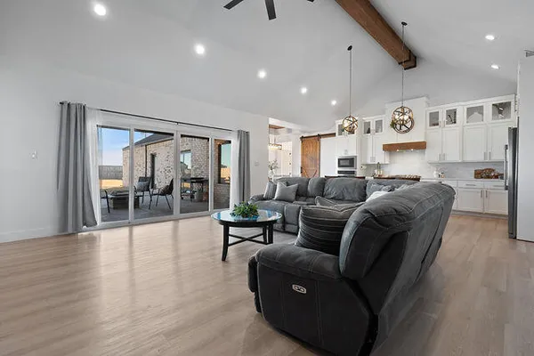 $460,000 | 823 13th Street, Wolfforth, TX 79382