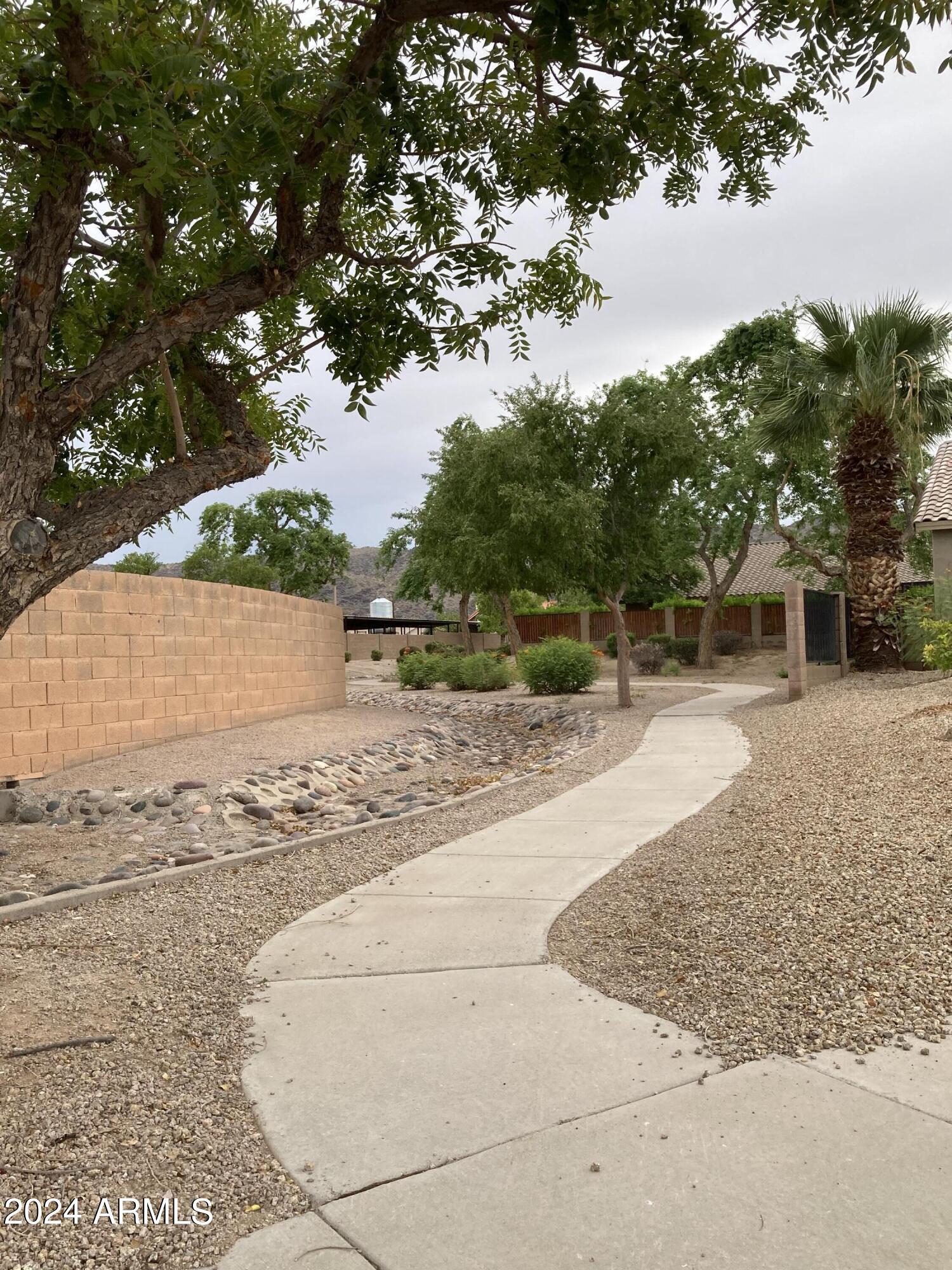 937 East Harwell Road Phoenix, AZ 85042 - Photo 11 of 21 55EAB3CA-6CF7-47CB-8E03-3A7A33A94314