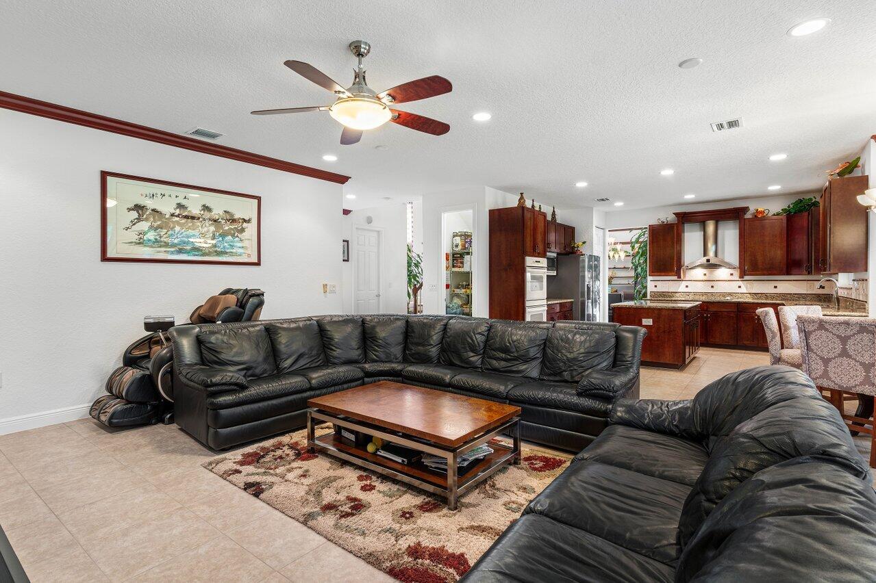 11025 Sunset Ridge Circle Boynton Beach, FL 33473 - Photo 19 of 44 019-11025SunsetRidgeCircle-BoyntonBeach-