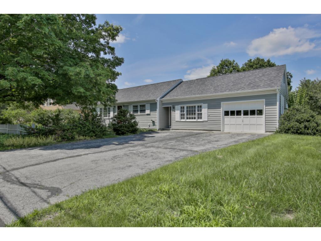 4 Cross Street Amherst, NH 03031 - Photo 2 of 16