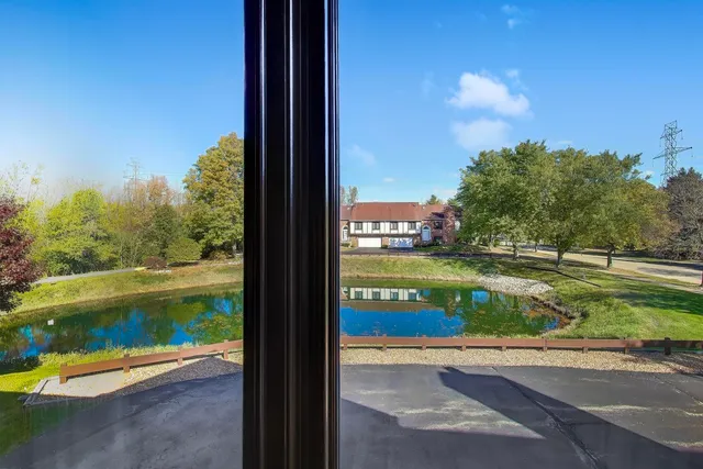 $325,000 | 11238 Cameron Parkway, Orland Park, IL 60467