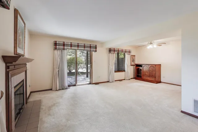 $325,000 | 11238 Cameron Parkway, Orland Park, IL 60467