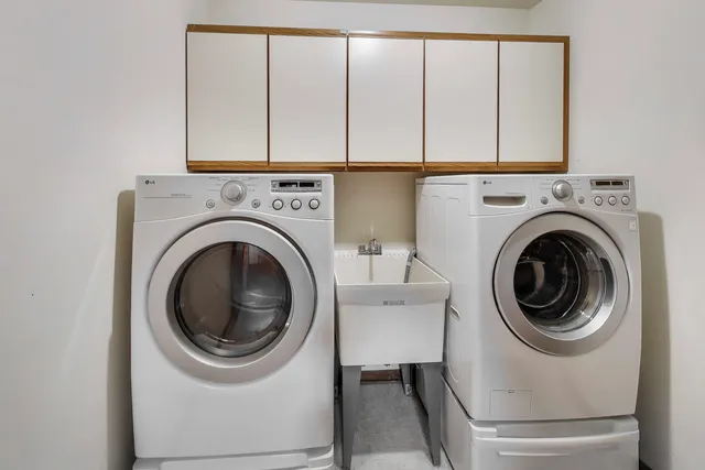 $325,000 | 11238 Cameron Parkway, Orland Park, IL 60467