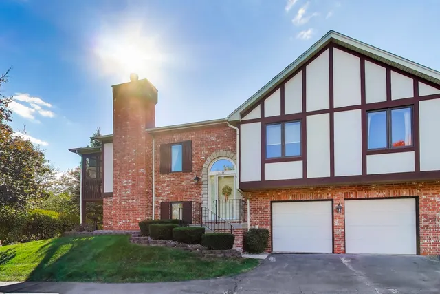 $325,000 | 11238 Cameron Parkway, Orland Park, IL 60467