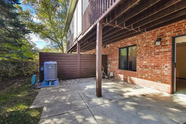 $325,000 | 11238 Cameron Parkway, Orland Park, IL 60467