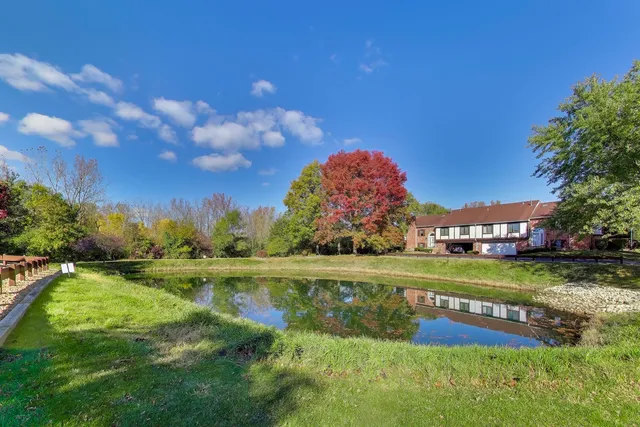 $325,000 | 11238 Cameron Parkway, Orland Park, IL 60467