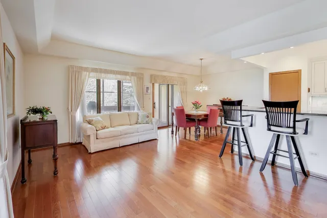 $325,000 | 11238 Cameron Parkway, Orland Park, IL 60467