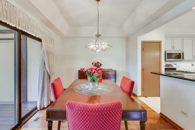 $325,000 | 11238 Cameron Parkway, Orland Park, IL 60467