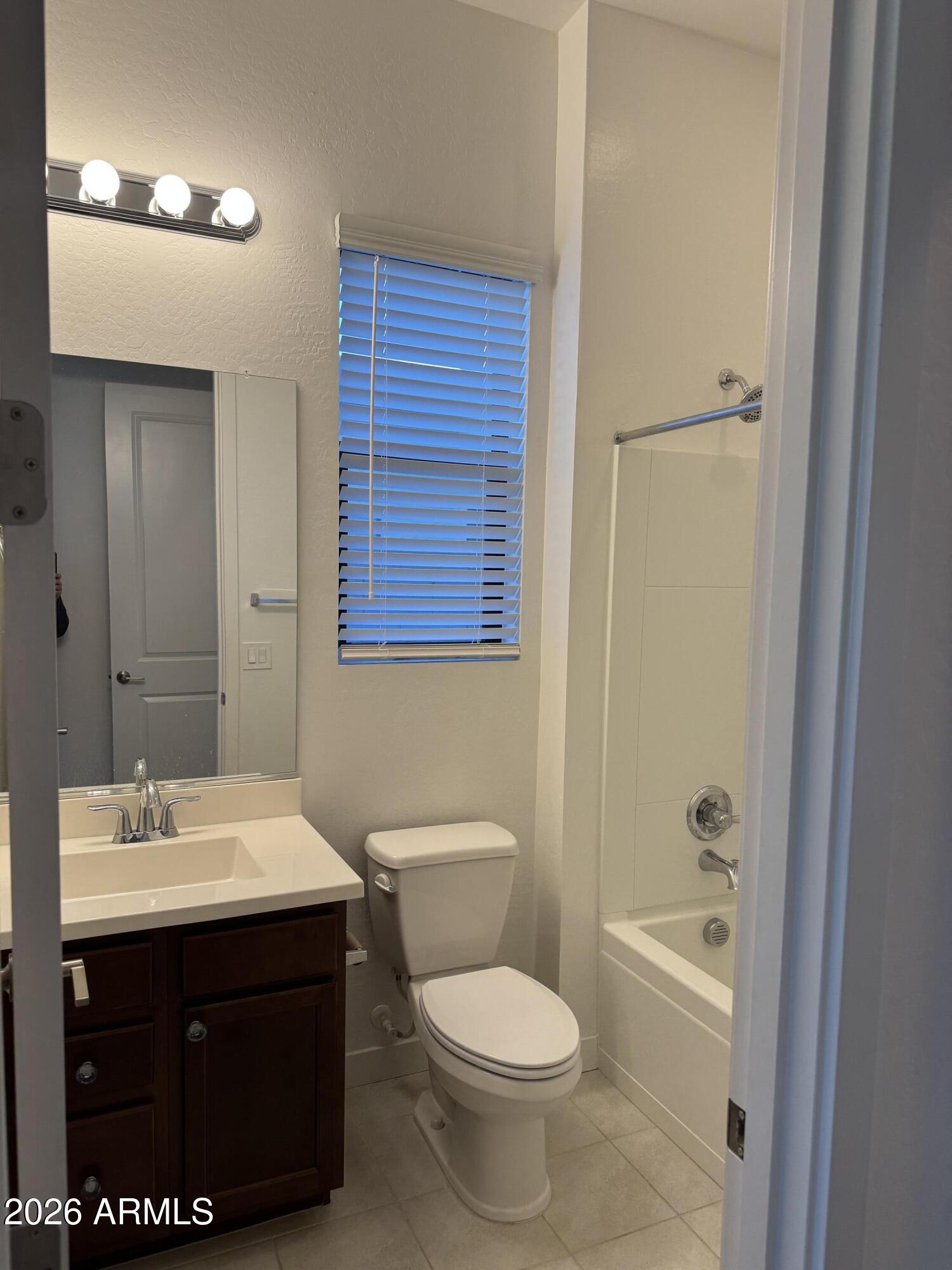 821 East Monte Way Phoenix, AZ 85042 - Photo 14 of 37 IMG_4745