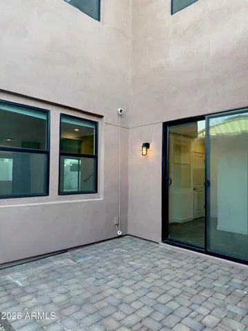 $3,800 | 821 East Monte Way, Phoenix, AZ 85042