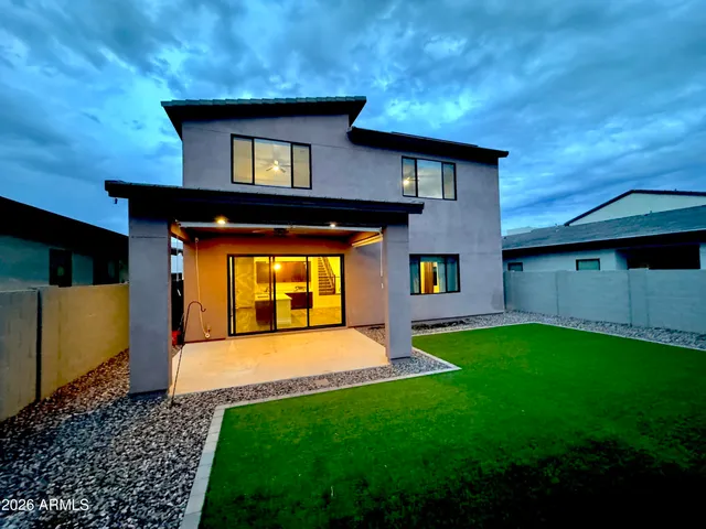 $3,800 | 821 East Monte Way, Phoenix, AZ 85042