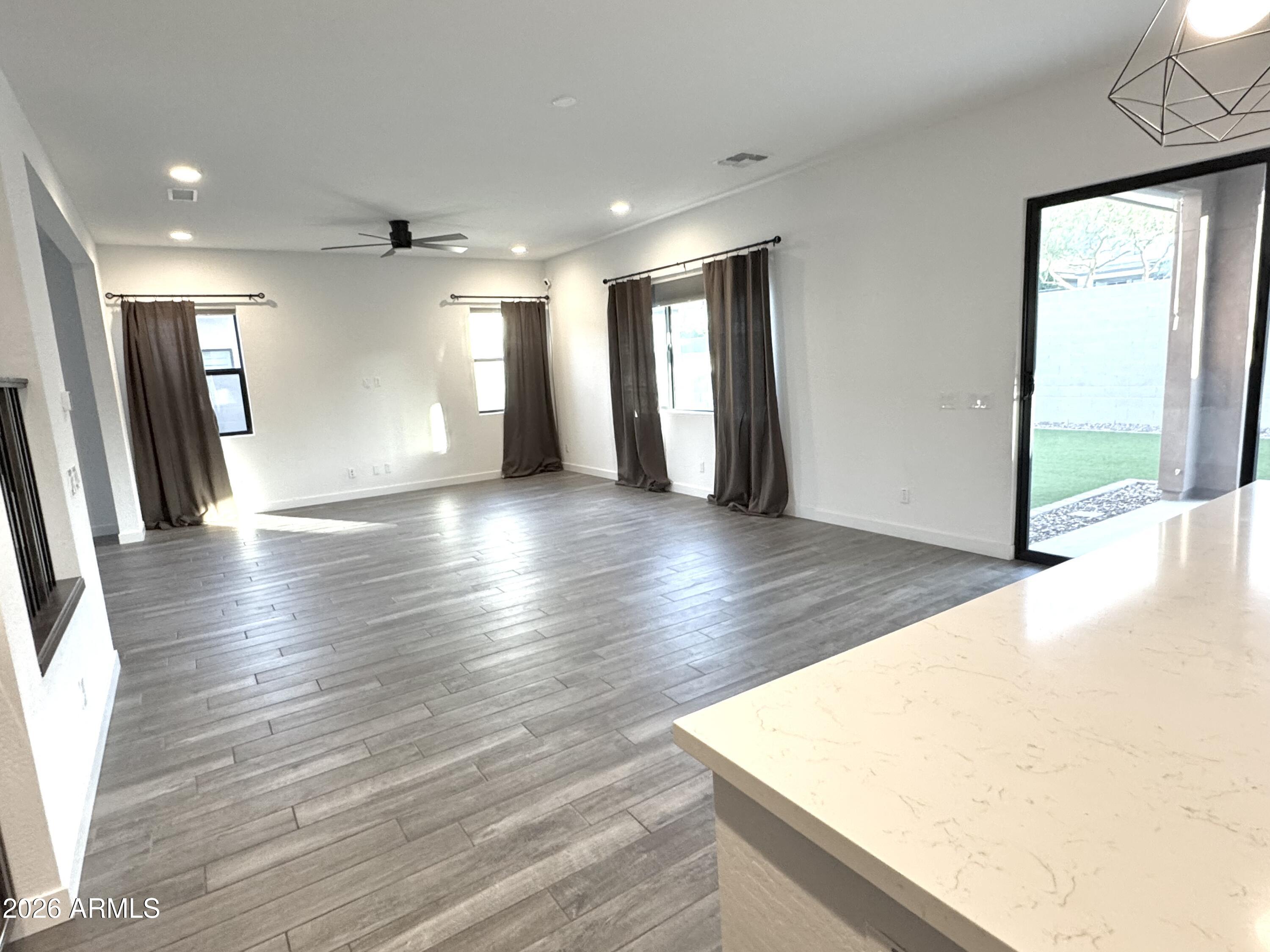 821 East Monte Way Phoenix, AZ 85042 - Photo 6 of 37 IMG_4764