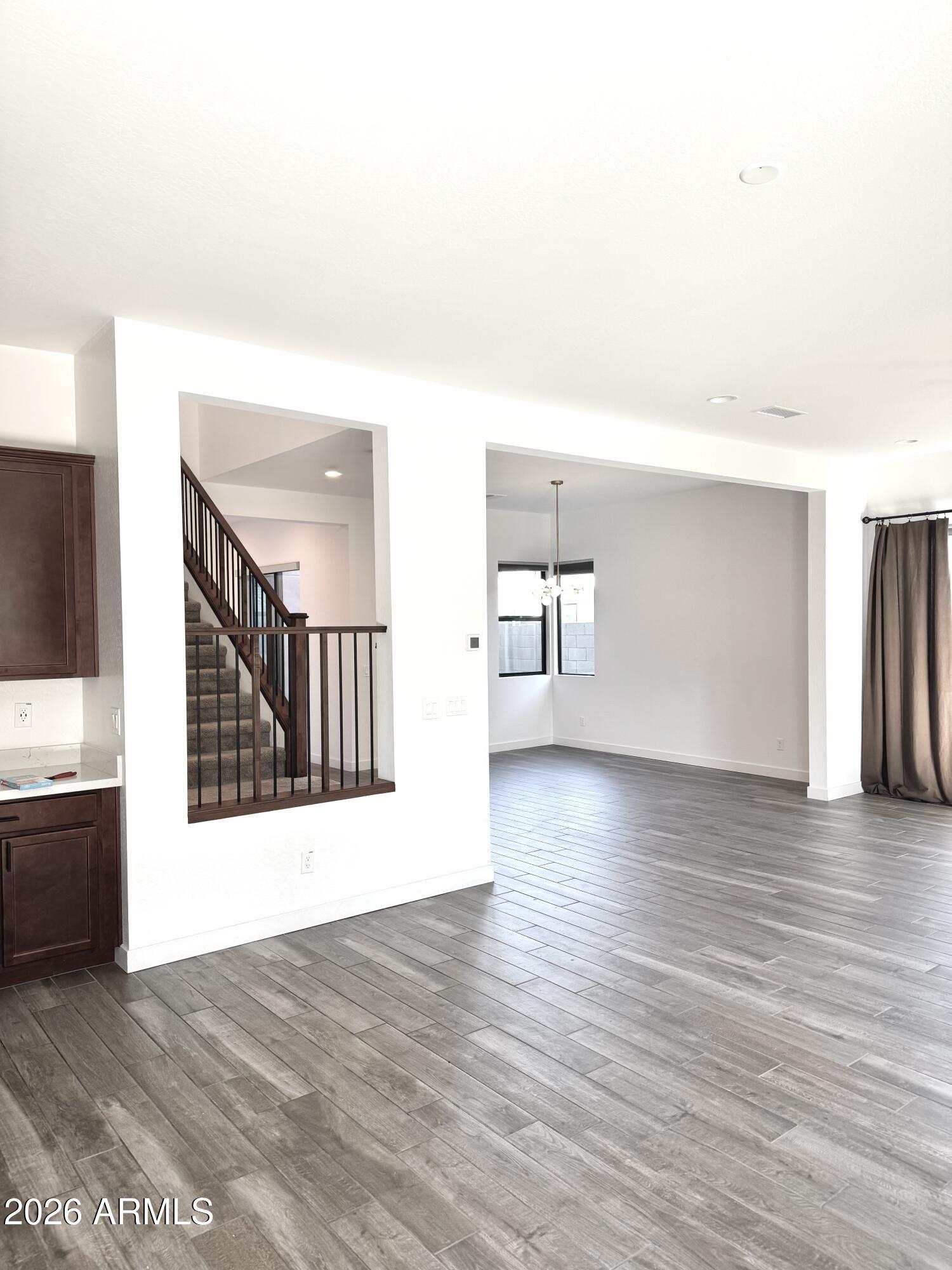 821 East Monte Way Phoenix, AZ 85042 - Photo 9 of 37 IMG_4847