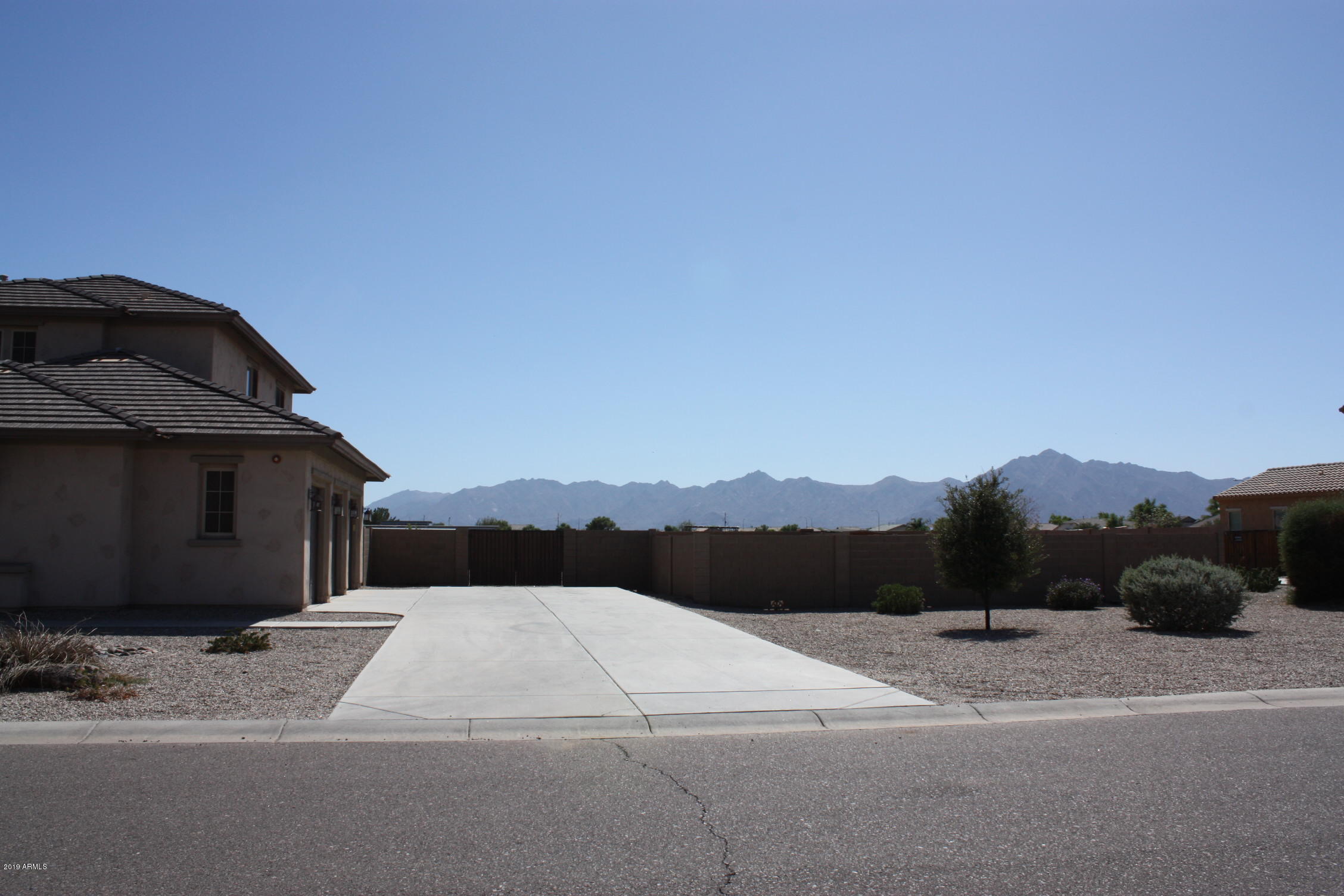 7009 West Fremont Road Laveen, AZ 85339 - Photo 6 of 64 Exterior driveway RV gate