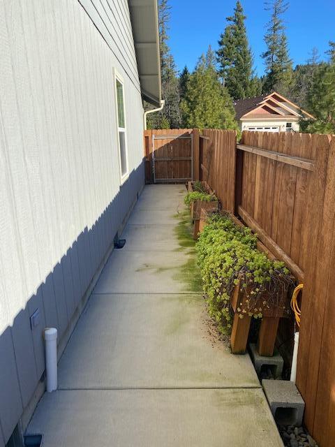 316 Cedar Ridge Cave Junction, OR 97523 - Photo 34 of 47 Side Yard