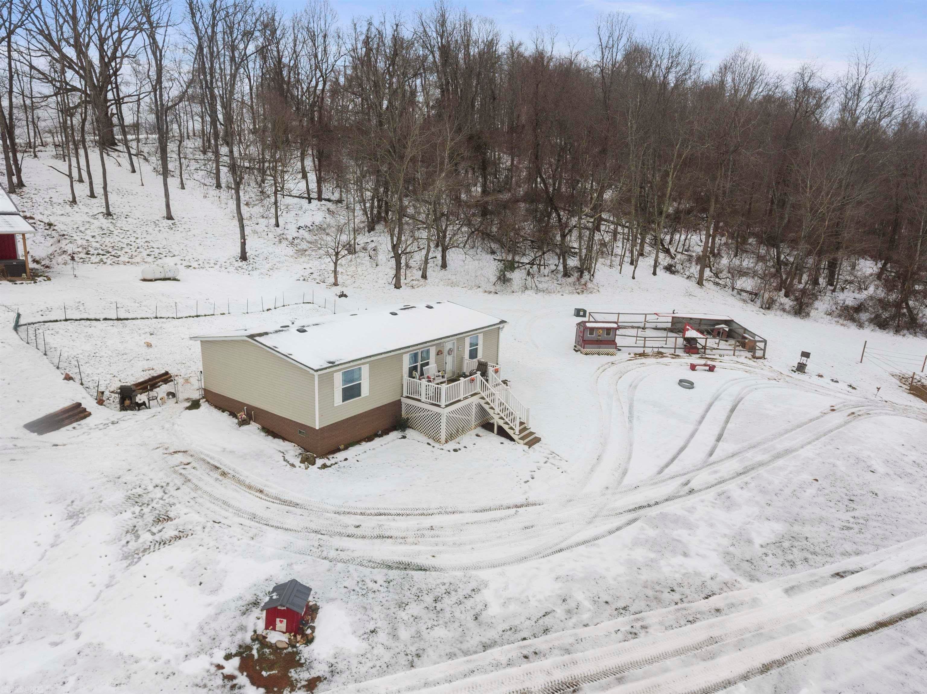 1760 Spring Valley Road Staffordsville, VA 24167 - Photo 28 of 87 Gallery Image 28