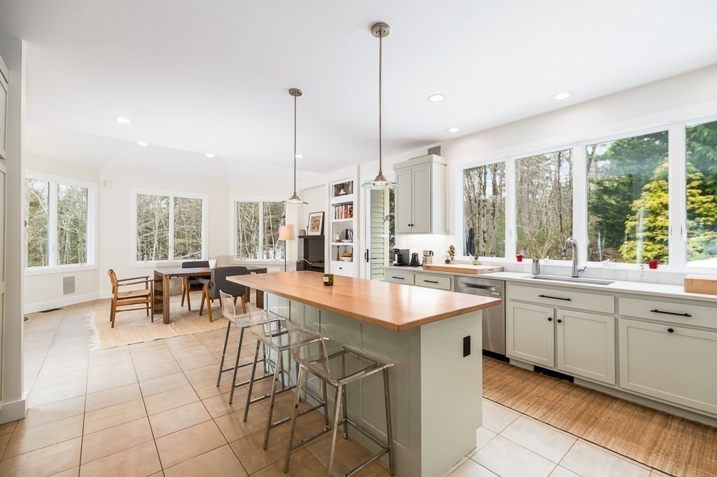33 Forster Road Manchester, MA 01944 - Photo 11 of 41