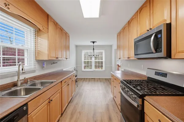 $2,999 | 638 Oberlochen Way, Douglasville, GA 30134