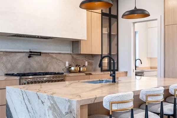 $2,000,000 | 1912 Noe Boulevard, Heath, TX 75126