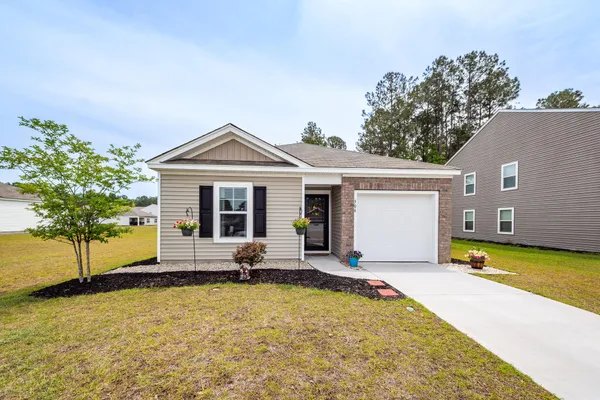 $322,000 | 506 Shady Maple Street, Moncks Corner, SC 29461