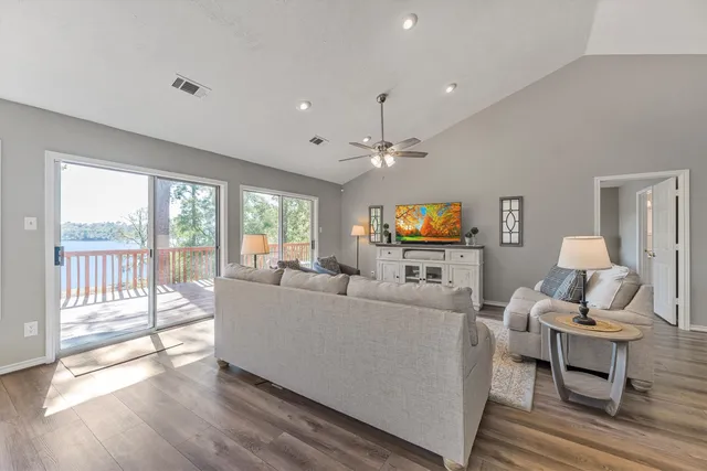 $719,200 | 123 Palisade Circle, Huntsville, TX 77320