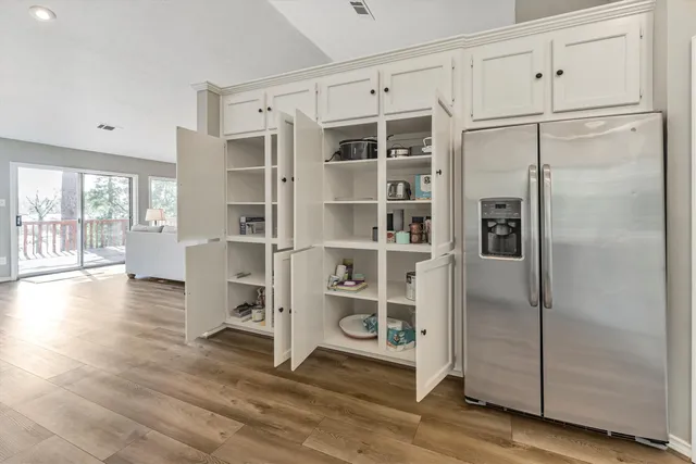 $719,200 | 123 Palisade Circle, Huntsville, TX 77320