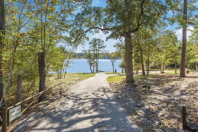 $719,200 | 123 Palisade Circle, Huntsville, TX 77320