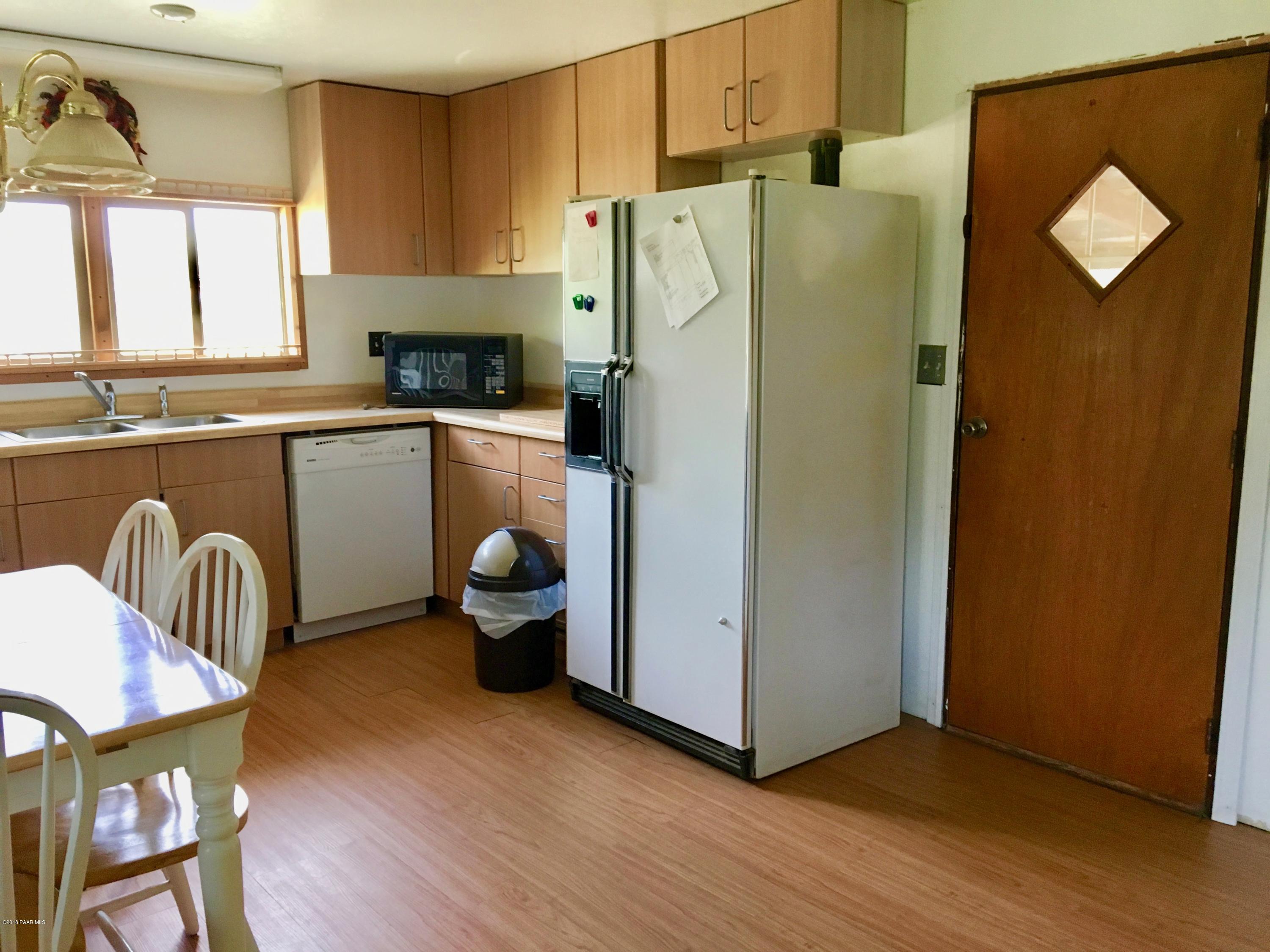 7375 North Race Track Road Prescott, AZ 86305 - Photo 13 of 45 kitchen