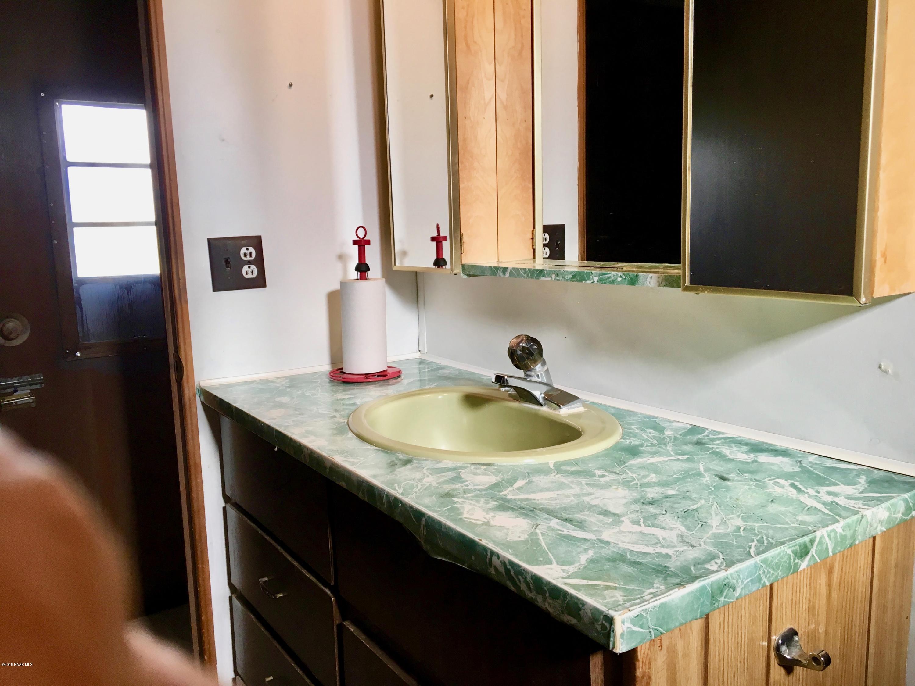 7375 North Race Track Road Prescott, AZ 86305 - Photo 30 of 45 bath room