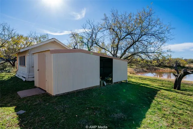 $229,900 | 206 Spoon Drive, Stamford, TX 79553