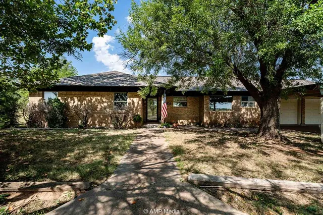 $229,900 | 206 Spoon Drive, Stamford, TX 79553