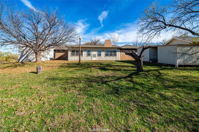 $229,900 | 206 Spoon Drive, Stamford, TX 79553