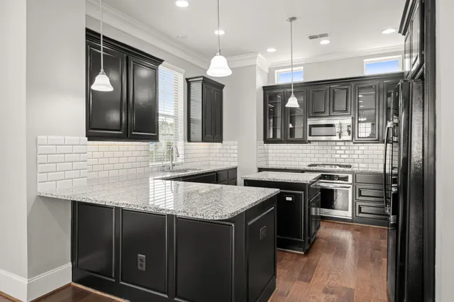 $3,300 | 6703 Highclere Manor Lane, Houston, TX 77055