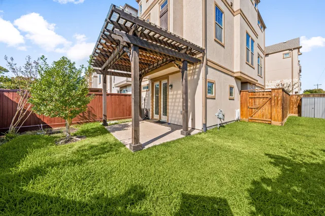 $3,300 | 6703 Highclere Manor Lane, Houston, TX 77055