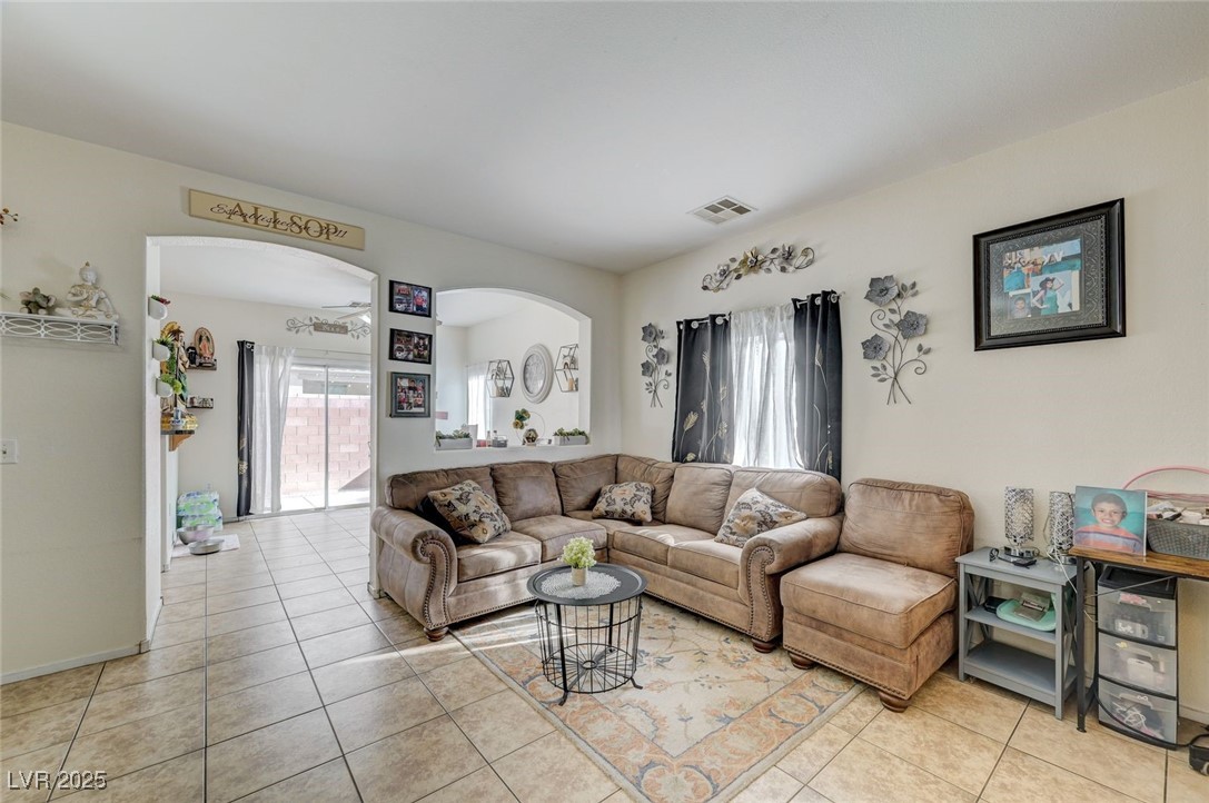 6312 Snap Ridge Street, Unit 102 North Las Vegas, NV 89081 - Photo 8 of 40