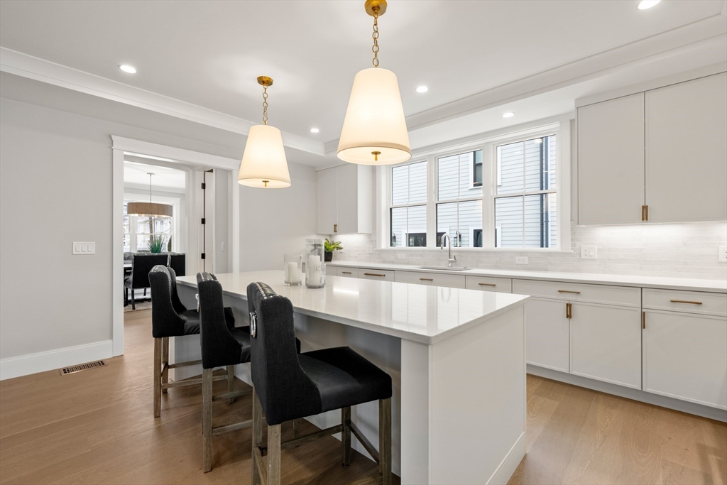 237 California Street Newton, MA 02458 - Photo 4 of 41